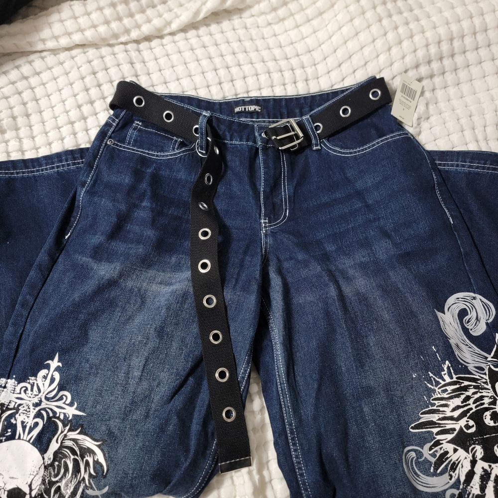 Hot Topic Blue High Rise Women Jeans with Black Belt